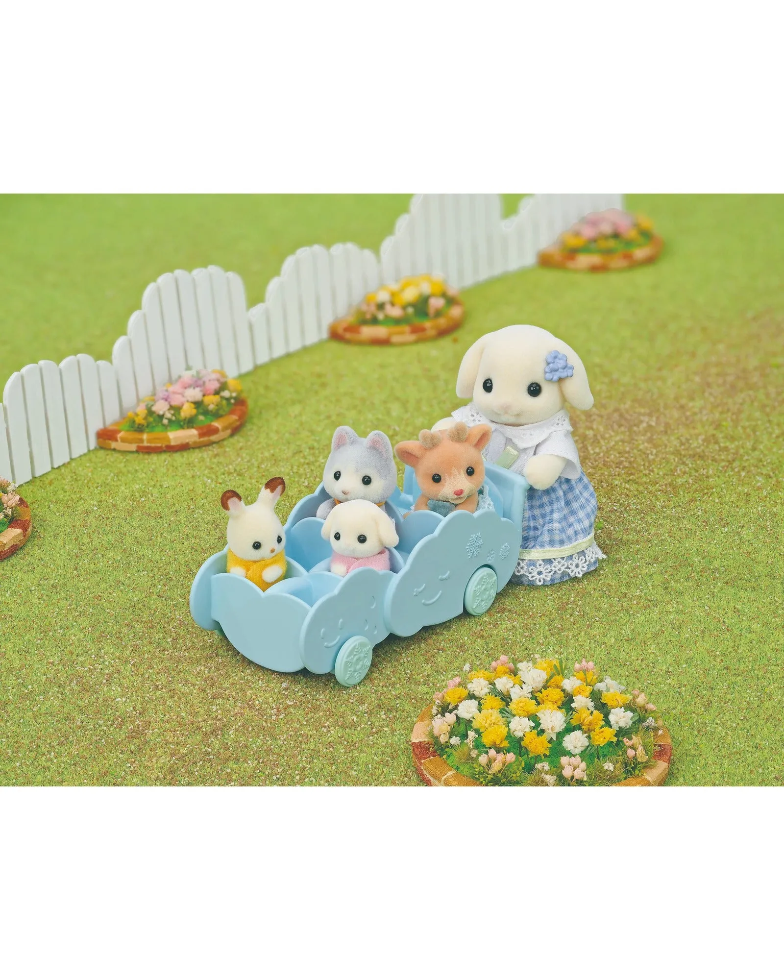 Sylvanian Families Rainbow Fun Nursery Bus